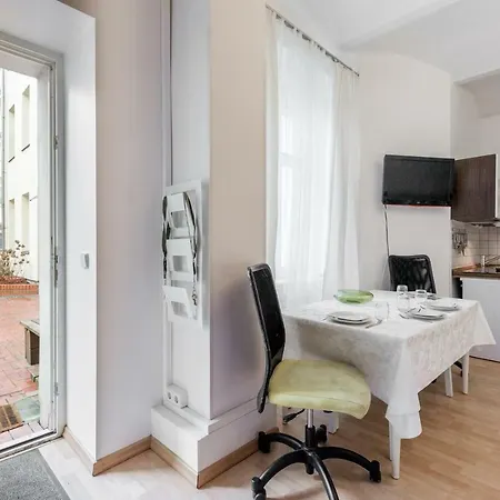 Modernes 2-zimmer-apartment In Kollwitzplatz-nahe *