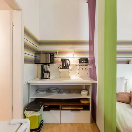 Modernes 2-zimmer-apartment In Kollwitzplatz-nahe * Berlin